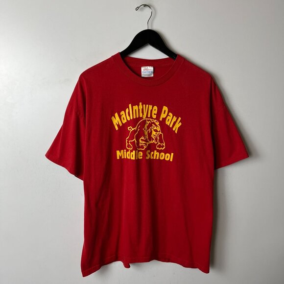 Hanes Heavyweight MacIntyre Park T-Shirt Vintage Red Graphic Unisex Fit - Picture 9 of 14